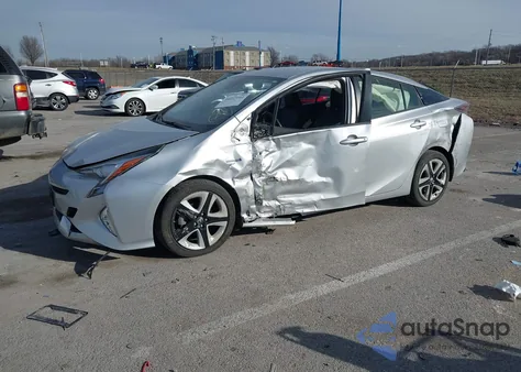 2017 Toyota Prius Three Touring z USA, uszkodzony, nr VIN JTDKARFU8H3038221